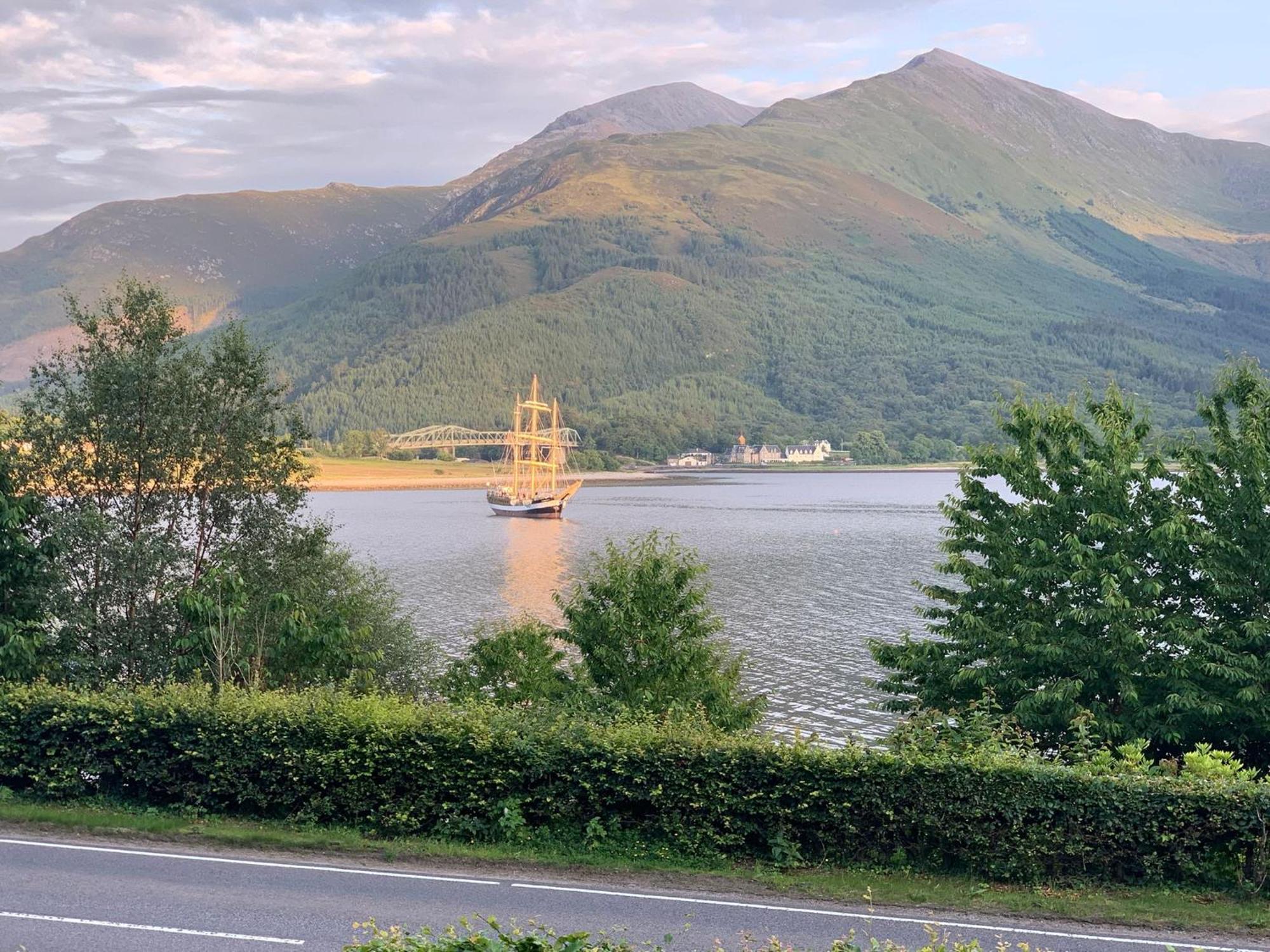 Creag Mhor Lodge Onich Exterior photo